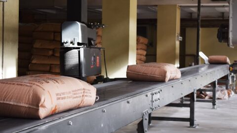 Bande transporteuse sacs – convoyeur sacs