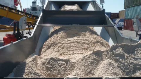 lame-de-nivellement-tremie-de-reception