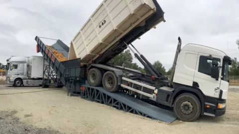 tremie-de-reception-maïs-sautec