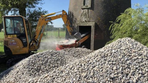 Louez une bande transporteuse gravats pour vos chantiers.