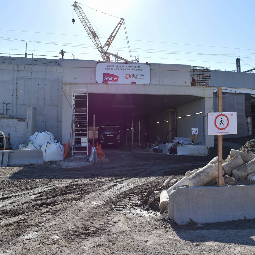 View of the accessibility worksite of the Saint-Denis railway station