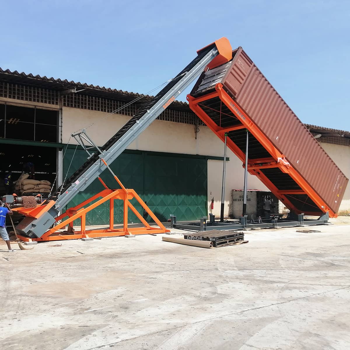 New container tipper: it has already proven itself with an exporter in ...