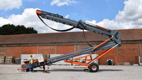 Innovation : convoyeur sauterelle de 21m repliable 🔄