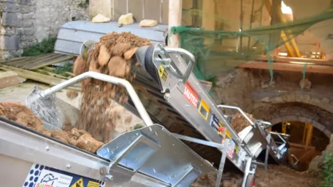 location-tapis-roulant-gravats-et-terre