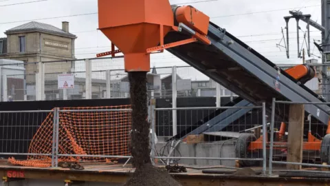 goulotte-pour-convoyeur-terre